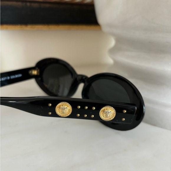 Gianni Versace Vintage 1990’s sunglasses RARE model 527/B - Picture 10 of 12